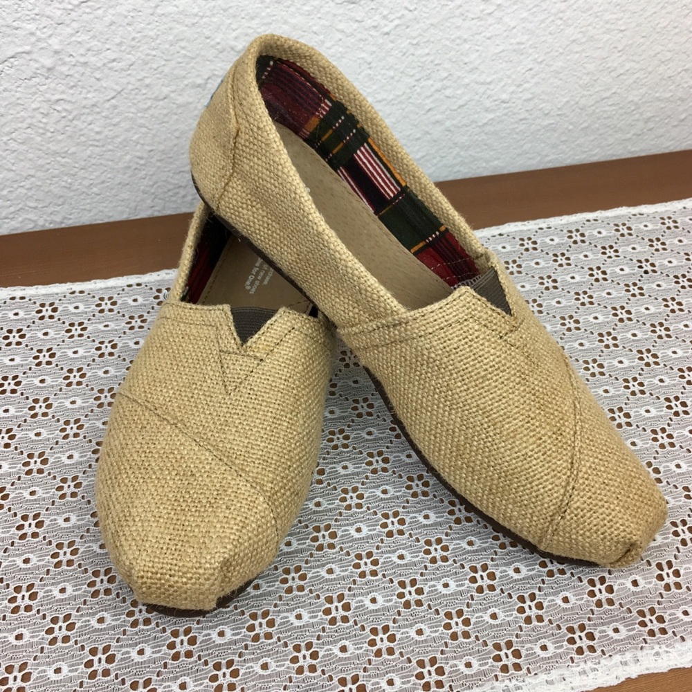 Toms Natural Beige Canvas Flats with Plaid Lining